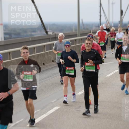 03.10.2025 - Köhlbrandbrückenlauf Jannik Wohlers http://msf.ph/oto/9149959 03.10.2025 15:54:55 Position 1 9647, 6, 7928, 7957 meine-sportfotos.de