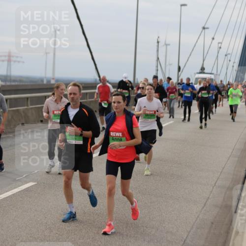 03.10.2025 - Köhlbrandbrückenlauf Jannik Wohlers http://msf.ph/oto/9149968 03.10.2025 15:55:00 Position 1 7973, 7574 meine-sportfotos.de