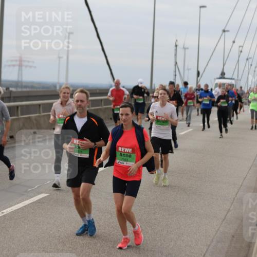 03.10.2025 - Köhlbrandbrückenlauf Jannik Wohlers http://msf.ph/oto/9149971 03.10.2025 15:55:00 Position 1 7973, 7574, 7563 meine-sportfotos.de