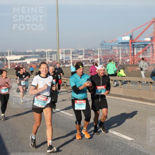 03.10.2025 - Köhlbrandbrückenlauf Yannick Fuchs http://msf.ph/oto/9149977 03.10.2025 08:41:46 Position 2 3341, 2913 meine-sportfotos.de