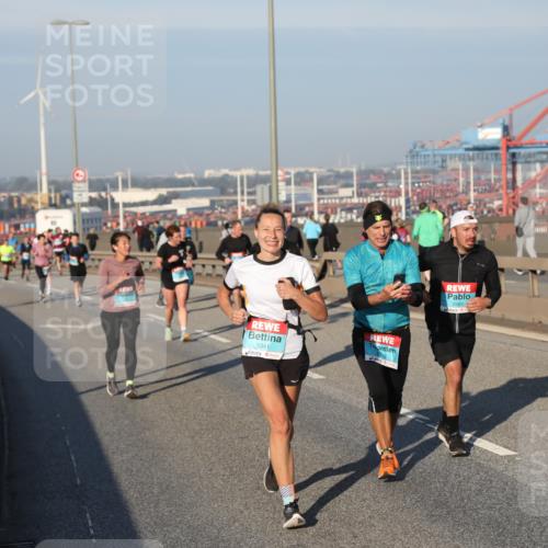 03.10.2025 - Köhlbrandbrückenlauf Yannick Fuchs http://msf.ph/oto/9149984 03.10.2025 08:41:46 Position 2 3341, 2661 meine-sportfotos.de