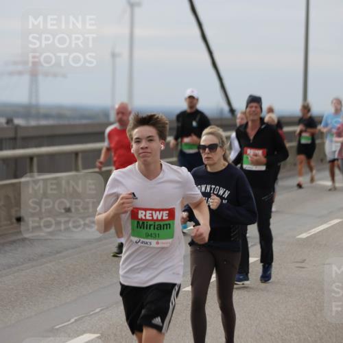 03.10.2025 - Köhlbrandbrückenlauf Jannik Wohlers http://msf.ph/oto/9149989 03.10.2025 15:55:02 Position 1 9431, 17 meine-sportfotos.de