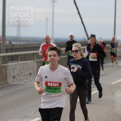 03.10.2025 - Köhlbrandbrückenlauf Jannik Wohlers http://msf.ph/oto/9149992 03.10.2025 15:55:02 Position 1 9431 meine-sportfotos.de