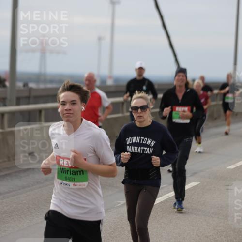 03.10.2025 - Köhlbrandbrückenlauf Jannik Wohlers http://msf.ph/oto/9149997 03.10.2025 15:55:02 Position 1 9431 meine-sportfotos.de