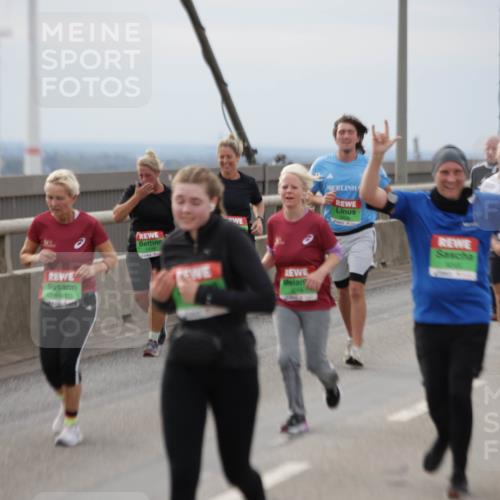 03.10.2025 - Köhlbrandbrückenlauf Jannik Wohlers http://msf.ph/oto/9150023 03.10.2025 15:55:04 Position 1 8440, 7746, 8019 meine-sportfotos.de