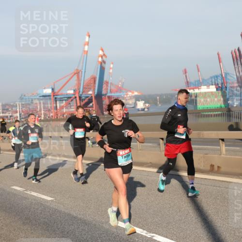 03.10.2025 - Köhlbrandbrückenlauf Yannick Fuchs http://msf.ph/oto/9150050 03.10.2025 08:41:52 Position 2 1412 meine-sportfotos.de