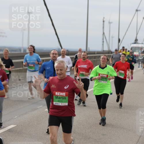 03.10.2025 - Köhlbrandbrückenlauf Jannik Wohlers http://msf.ph/oto/9150074 03.10.2025 15:55:07 Position 1 9245, 8615, 8225 meine-sportfotos.de