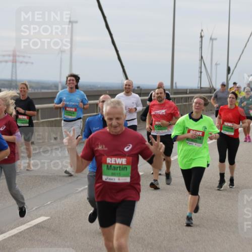 03.10.2025 - Köhlbrandbrückenlauf Jannik Wohlers http://msf.ph/oto/9150078 03.10.2025 15:55:07 Position 1 9245, 8225, 8615, 8321 meine-sportfotos.de
