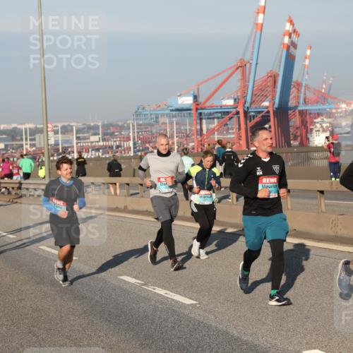 03.10.2025 - Köhlbrandbrückenlauf Yannick Fuchs http://msf.ph/oto/9150079 03.10.2025 08:41:54 Position 2 2807 meine-sportfotos.de