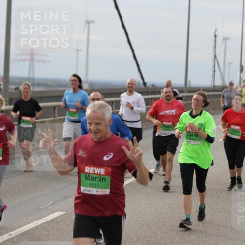 03.10.2025 - Köhlbrandbrückenlauf Jannik Wohlers http://msf.ph/oto/9150087 03.10.2025 15:55:08 Position 1 8019, 8615, 8225 meine-sportfotos.de