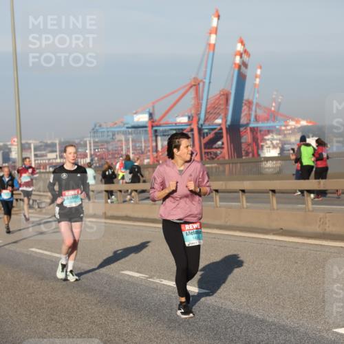 03.10.2025 - Köhlbrandbrückenlauf Yannick Fuchs http://msf.ph/oto/9150097 03.10.2025 08:41:57 Position 2 142 meine-sportfotos.de