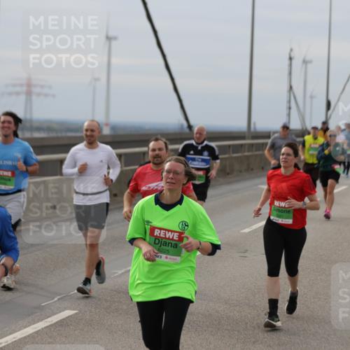 03.10.2025 - Köhlbrandbrückenlauf Jannik Wohlers http://msf.ph/oto/9150099 03.10.2025 15:55:09 Position 1 8997, 8225, 8321 meine-sportfotos.de