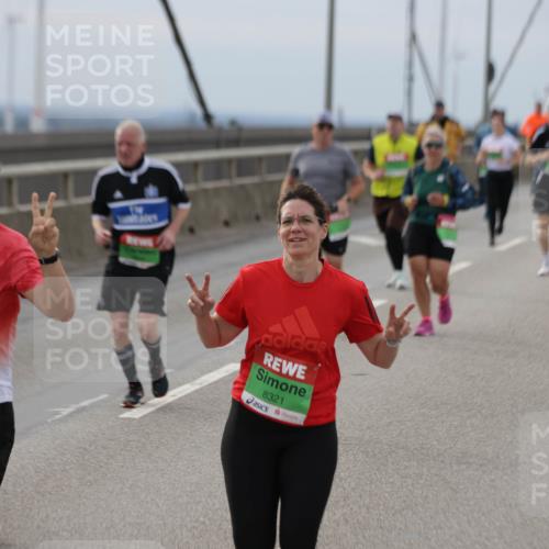 03.10.2025 - Köhlbrandbrückenlauf Jannik Wohlers http://msf.ph/oto/9150110 03.10.2025 15:55:10 Position 1 8263, 8321 meine-sportfotos.de