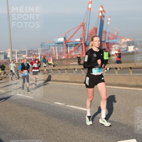03.10.2025 - Köhlbrandbrückenlauf Yannick Fuchs http://msf.ph/oto/9150125 03.10.2025 08:41:59 Position 2 2698 meine-sportfotos.de