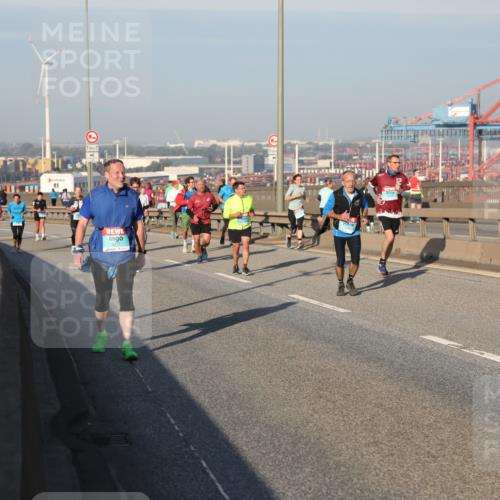 03.10.2025 - Köhlbrandbrückenlauf Yannick Fuchs http://msf.ph/oto/9150127 03.10.2025 08:41:59 Position 2  meine-sportfotos.de