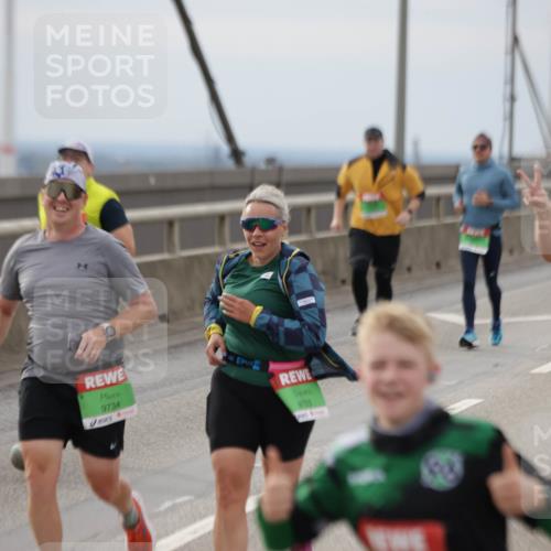 03.10.2025 - Köhlbrandbrückenlauf Jannik Wohlers http://msf.ph/oto/9150135 03.10.2025 15:55:13 Position 1 9734, 9733 meine-sportfotos.de
