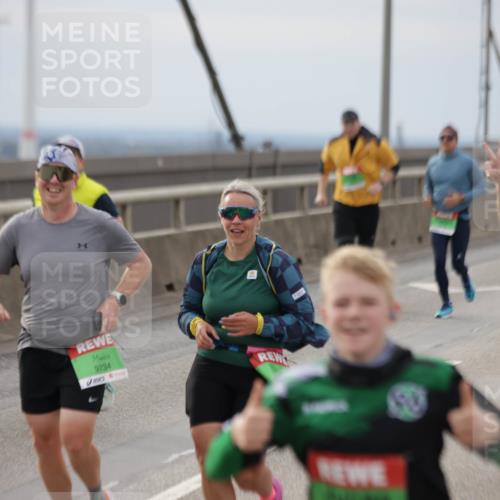 03.10.2025 - Köhlbrandbrückenlauf Jannik Wohlers http://msf.ph/oto/9150138 03.10.2025 15:55:13 Position 1 9734, 31887 meine-sportfotos.de