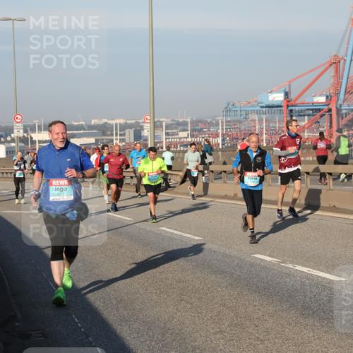 03.10.2025 - Köhlbrandbrückenlauf Yannick Fuchs http://msf.ph/oto/9150149 03.10.2025 08:42:01 Position 2 3217 meine-sportfotos.de