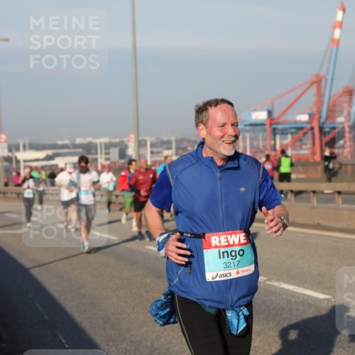 03.10.2025 - Köhlbrandbrückenlauf Yannick Fuchs http://msf.ph/oto/9150158 03.10.2025 08:42:02 Position 2 3217 meine-sportfotos.de