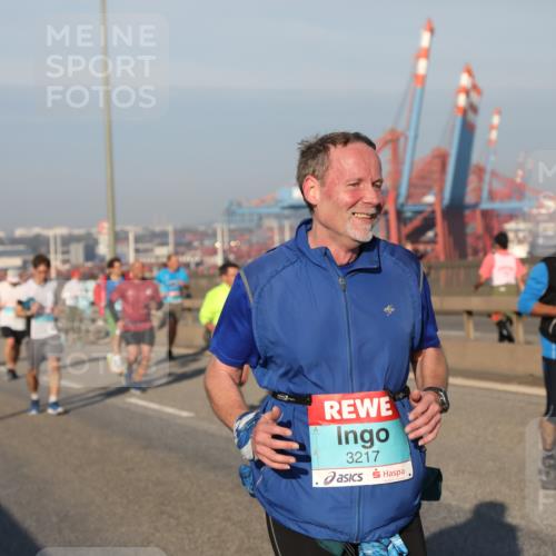03.10.2025 - Köhlbrandbrückenlauf Yannick Fuchs http://msf.ph/oto/9150166 03.10.2025 08:42:03 Position 2 3217 meine-sportfotos.de