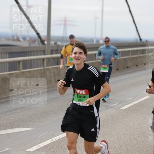 03.10.2025 - Köhlbrandbrückenlauf Jannik Wohlers http://msf.ph/oto/9150174 03.10.2025 15:55:17 Position 1 266, 9267 meine-sportfotos.de