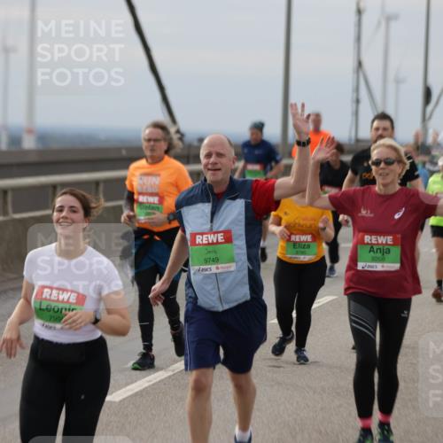 03.10.2025 - Köhlbrandbrückenlauf Jannik Wohlers http://msf.ph/oto/9150191 03.10.2025 15:55:19 Position 1 799, 3786, 8790, 9749, 9208 meine-sportfotos.de
