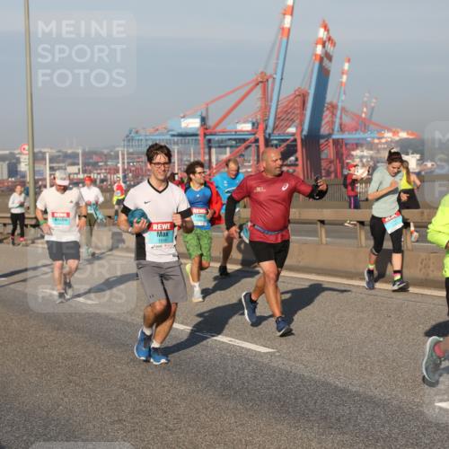 03.10.2025 - Köhlbrandbrückenlauf Yannick Fuchs http://msf.ph/oto/9150209 03.10.2025 08:42:06 Position 2 1516, 3198 meine-sportfotos.de
