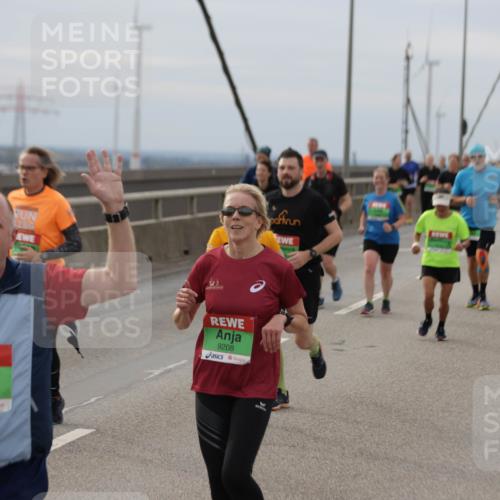 03.10.2025 - Köhlbrandbrückenlauf Jannik Wohlers http://msf.ph/oto/9150210 03.10.2025 15:55:21 Position 1 1286, 9749, 9208 meine-sportfotos.de