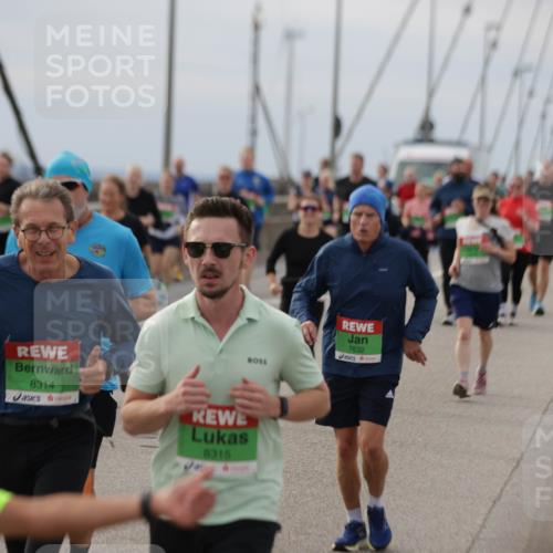 03.10.2025 - Köhlbrandbrückenlauf Jannik Wohlers http://msf.ph/oto/9150248 03.10.2025 15:55:25 Position 1 7632, 8314, 8315 meine-sportfotos.de