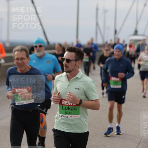 03.10.2025 - Köhlbrandbrückenlauf Jannik Wohlers http://msf.ph/oto/9150260 03.10.2025 15:55:25 Position 1 8315 meine-sportfotos.de