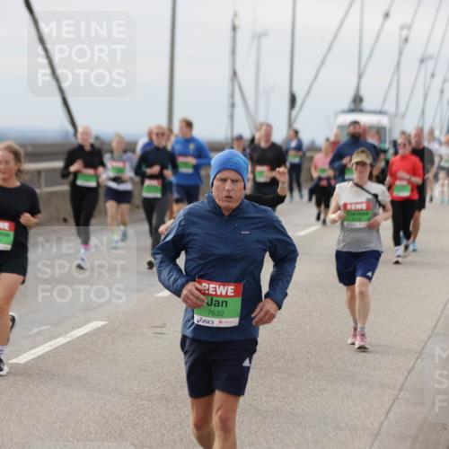 03.10.2025 - Köhlbrandbrückenlauf Jannik Wohlers http://msf.ph/oto/9150271 03.10.2025 15:55:26 Position 1 7632 meine-sportfotos.de
