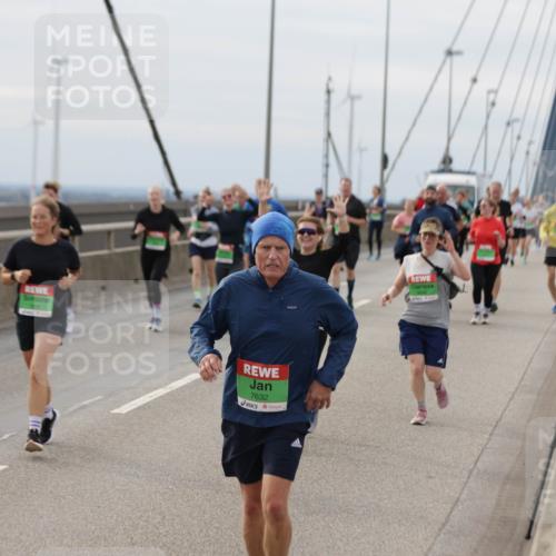03.10.2025 - Köhlbrandbrückenlauf Jannik Wohlers http://msf.ph/oto/9150287 03.10.2025 15:55:27 Position 1 7632 meine-sportfotos.de