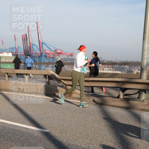 03.10.2025 - Köhlbrandbrückenlauf Yannick Fuchs http://msf.ph/oto/9150304 03.10.2025 08:42:14 Position 2 118 meine-sportfotos.de