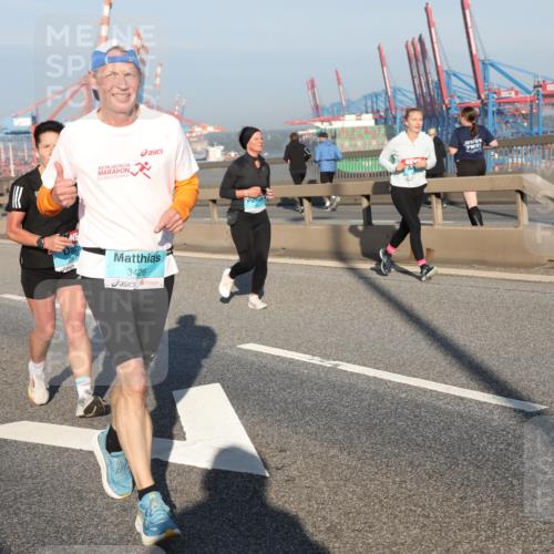 03.10.2025 - Köhlbrandbrückenlauf Yannick Fuchs http://msf.ph/oto/9150308 03.10.2025 08:42:16 Position 2 3426 meine-sportfotos.de