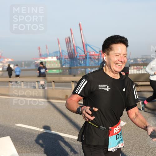 03.10.2025 - Köhlbrandbrückenlauf Yannick Fuchs http://msf.ph/oto/9150326 03.10.2025 08:42:17 Position 2 267 meine-sportfotos.de