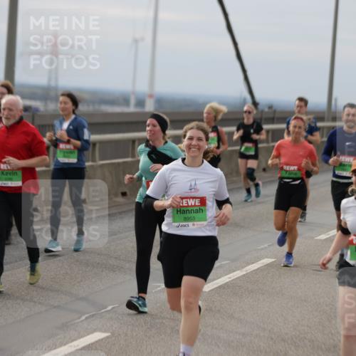 03.10.2025 - Köhlbrandbrückenlauf Jannik Wohlers http://msf.ph/oto/9150334 03.10.2025 15:55:39 Position 1 8953, 8044 meine-sportfotos.de
