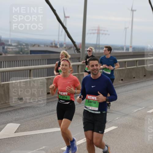 03.10.2025 - Köhlbrandbrückenlauf Jannik Wohlers http://msf.ph/oto/9150375 03.10.2025 15:55:43 Position 1 9610, 7441 meine-sportfotos.de