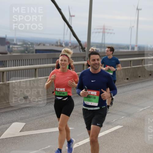 03.10.2025 - Köhlbrandbrückenlauf Jannik Wohlers http://msf.ph/oto/9150378 03.10.2025 15:55:43 Position 1 510, 7441 meine-sportfotos.de