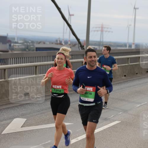 03.10.2025 - Köhlbrandbrückenlauf Jannik Wohlers http://msf.ph/oto/9150379 03.10.2025 15:55:43 Position 1 10, 7441 meine-sportfotos.de