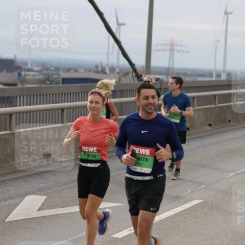 03.10.2025 - Köhlbrandbrückenlauf Jannik Wohlers http://msf.ph/oto/9150381 03.10.2025 15:55:43 Position 1 7441 meine-sportfotos.de