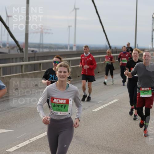 03.10.2025 - Köhlbrandbrückenlauf Jannik Wohlers http://msf.ph/oto/9150403 03.10.2025 15:55:46 Position 1 21, 7866, 8345, 9297 meine-sportfotos.de