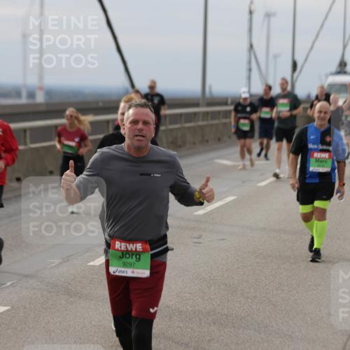 03.10.2025 - Köhlbrandbrückenlauf Jannik Wohlers http://msf.ph/oto/9150411 03.10.2025 15:55:48 Position 1 9297 meine-sportfotos.de