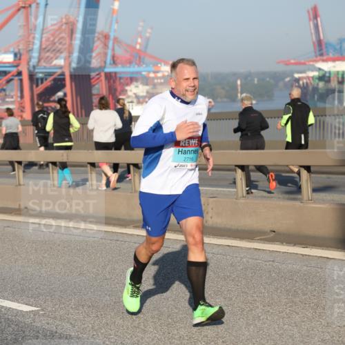03.10.2025 - Köhlbrandbrückenlauf Yannick Fuchs http://msf.ph/oto/9150456 03.10.2025 08:42:29 Position 2 2716 meine-sportfotos.de