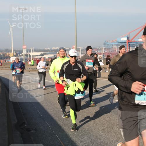 03.10.2025 - Köhlbrandbrückenlauf Yannick Fuchs http://msf.ph/oto/9150470 03.10.2025 08:42:31 Position 2 3434, 2323, 1199 meine-sportfotos.de
