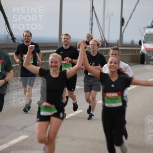 03.10.2025 - Köhlbrandbrückenlauf Jannik Wohlers http://msf.ph/oto/9150472 03.10.2025 15:55:53 Position 1 8328, 7852 meine-sportfotos.de