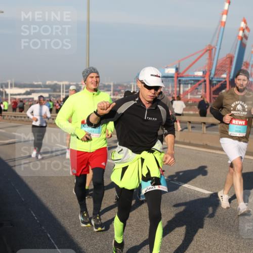03.10.2025 - Köhlbrandbrückenlauf Yannick Fuchs http://msf.ph/oto/9150484 03.10.2025 08:42:32 Position 2 1451, 3835 meine-sportfotos.de