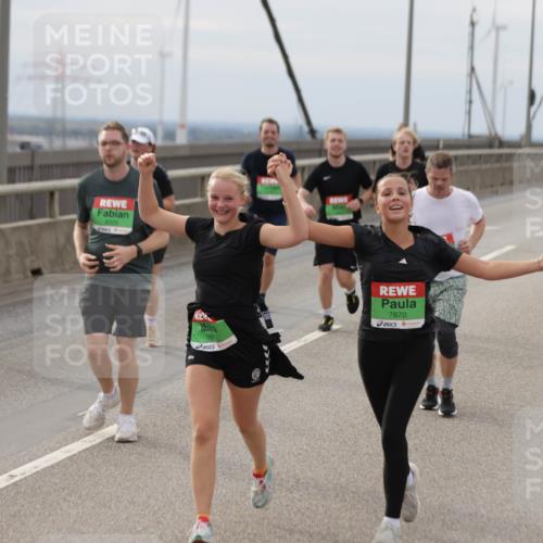 03.10.2025 - Köhlbrandbrückenlauf Jannik Wohlers http://msf.ph/oto/9150489 03.10.2025 15:55:54 Position 1 8326, 787, 7670 meine-sportfotos.de