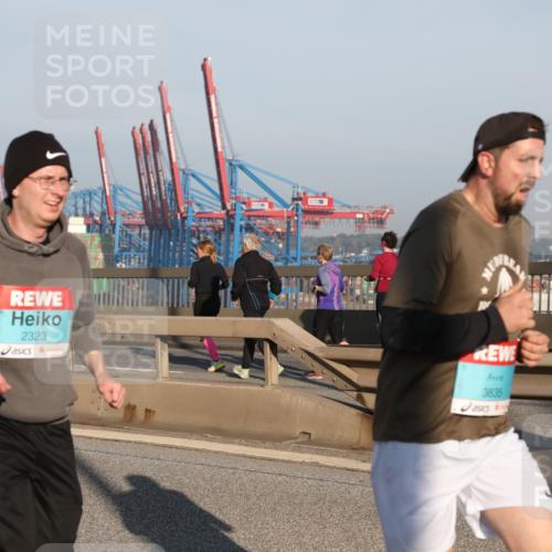 03.10.2025 - Köhlbrandbrückenlauf Yannick Fuchs http://msf.ph/oto/9150502 03.10.2025 08:42:34 Position 2 2323, 3835 meine-sportfotos.de