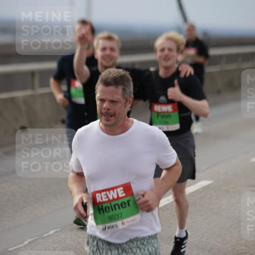 03.10.2025 - Köhlbrandbrückenlauf Jannik Wohlers http://msf.ph/oto/9150513 03.10.2025 15:55:57 Position 1 8037, 7760 meine-sportfotos.de