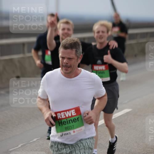 03.10.2025 - Köhlbrandbrückenlauf Jannik Wohlers http://msf.ph/oto/9150514 03.10.2025 15:55:57 Position 1 8037 meine-sportfotos.de